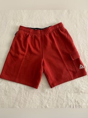Reebok Men’s fleece cargo shorts Size L